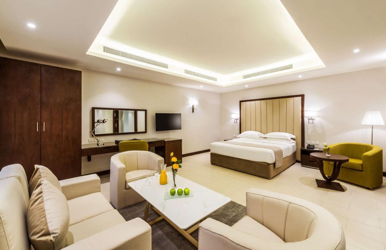 Best Western Plus Al Qurayyat City Center מראה חיצוני תמונה